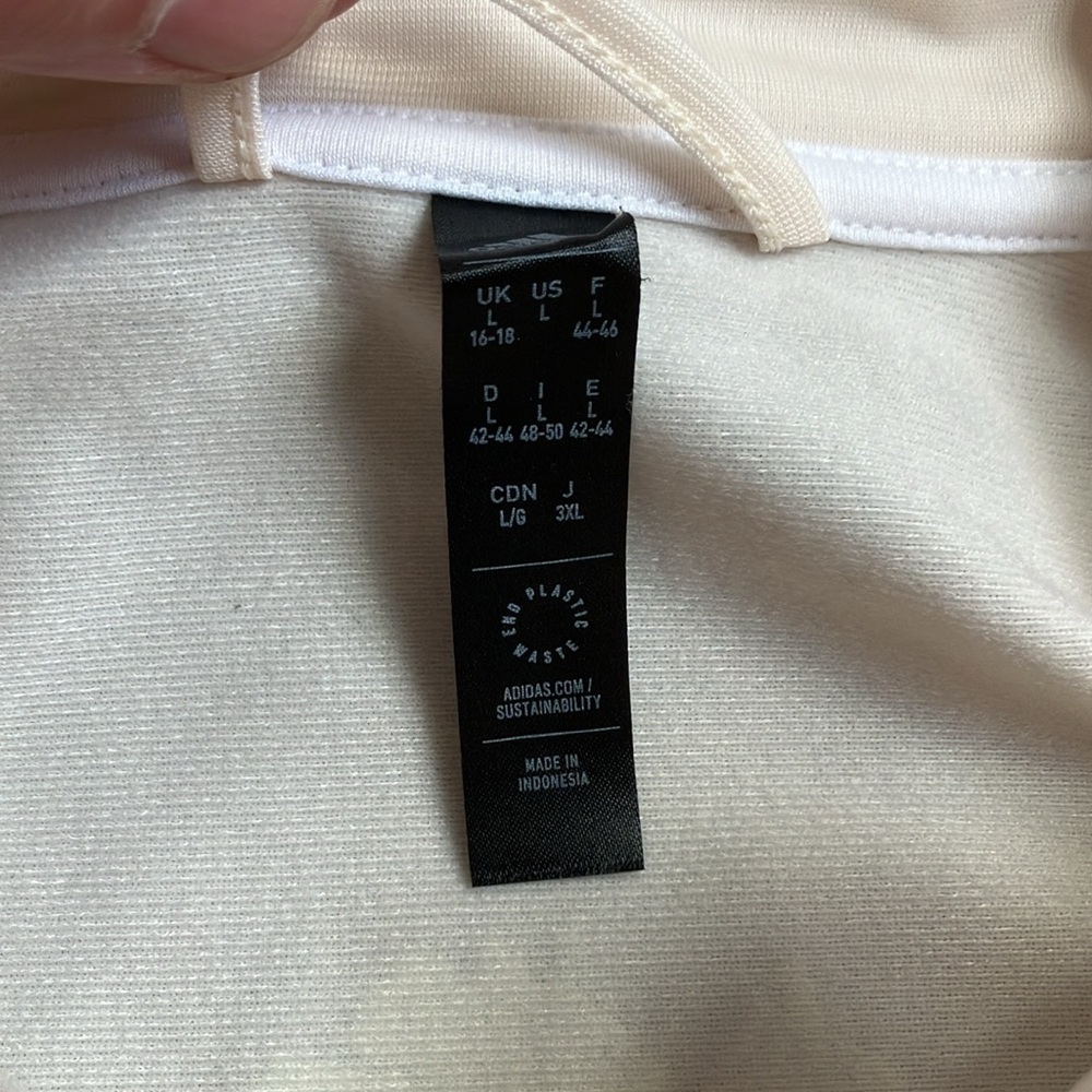 Adidas - Picture 9 of 16